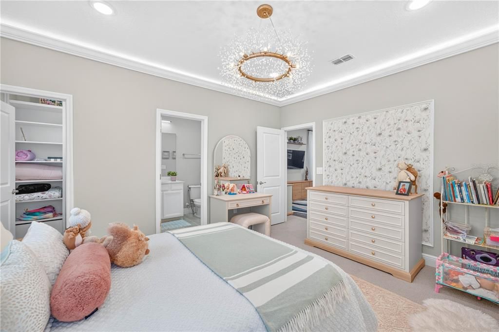 На продажу: $725,000 (5 спален, 3 ванн, 3212 Квадратных фут)