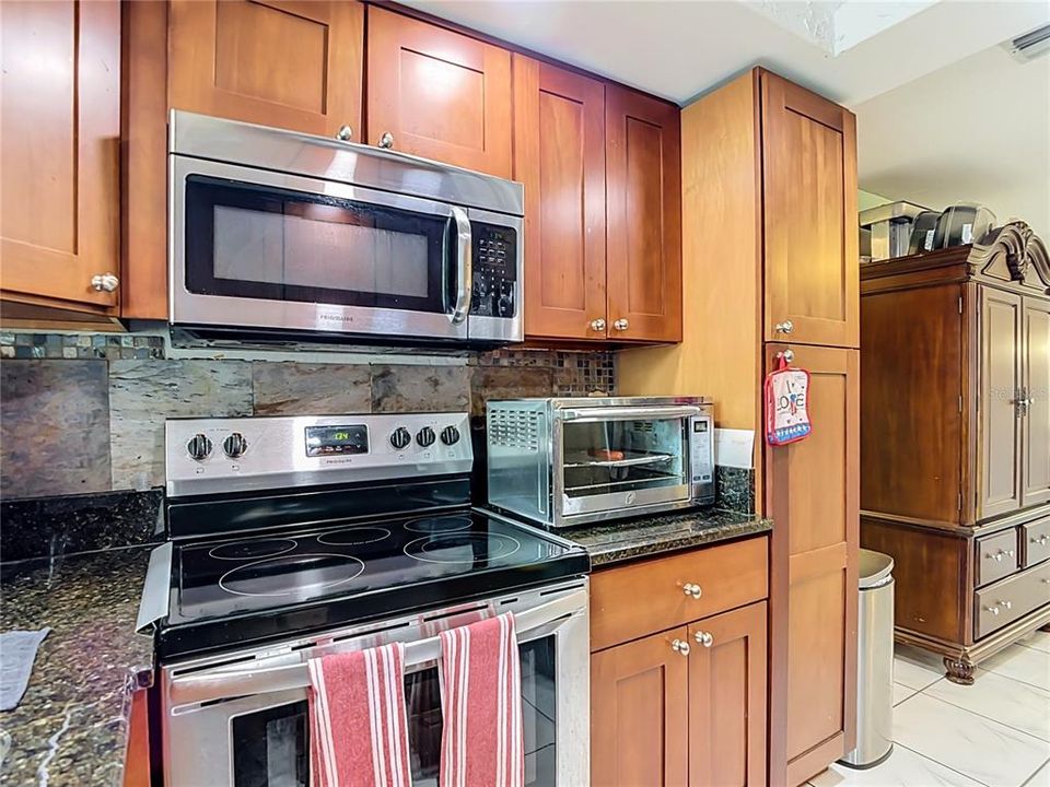 На продажу: $290,000 (3 спален, 2 ванн, 1298 Квадратных фут)