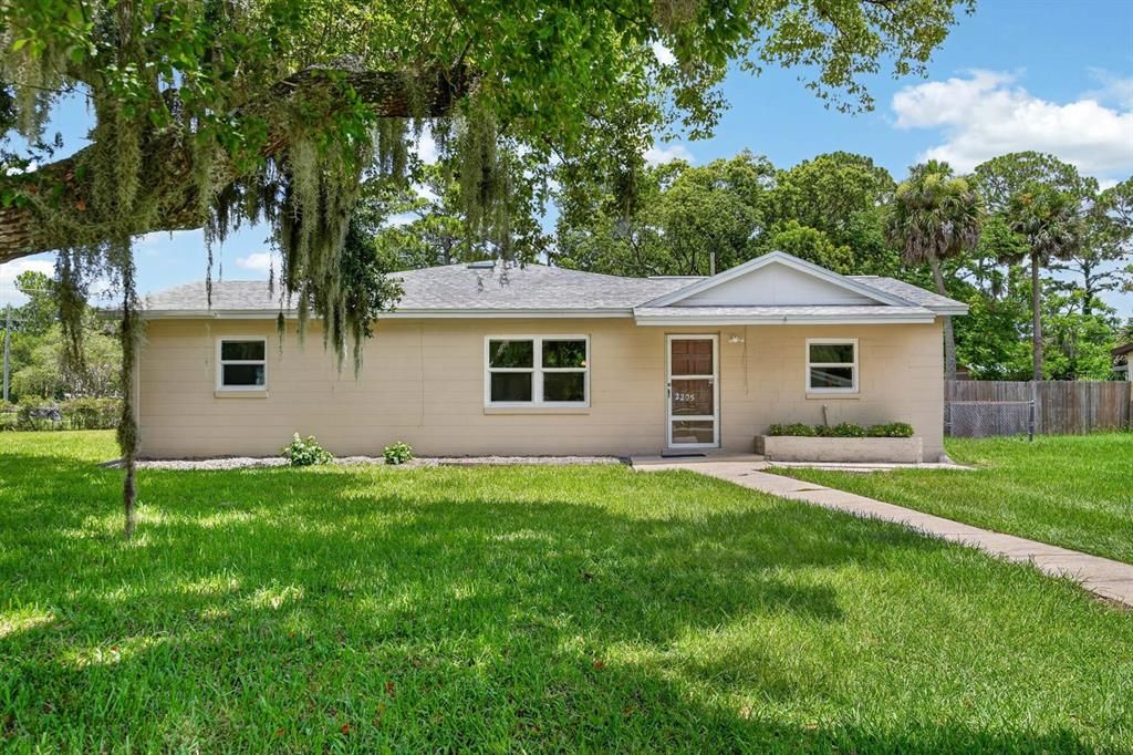 En Venta: $315,000 (3 camas, 2 baños, 1700 Pies cuadrados)