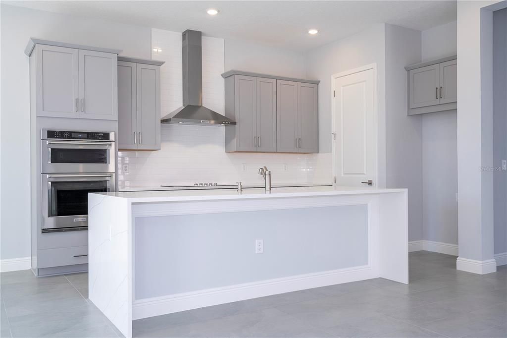 For Rent: $4,650 (5 beds, 4 baths, 3365 Square Feet)