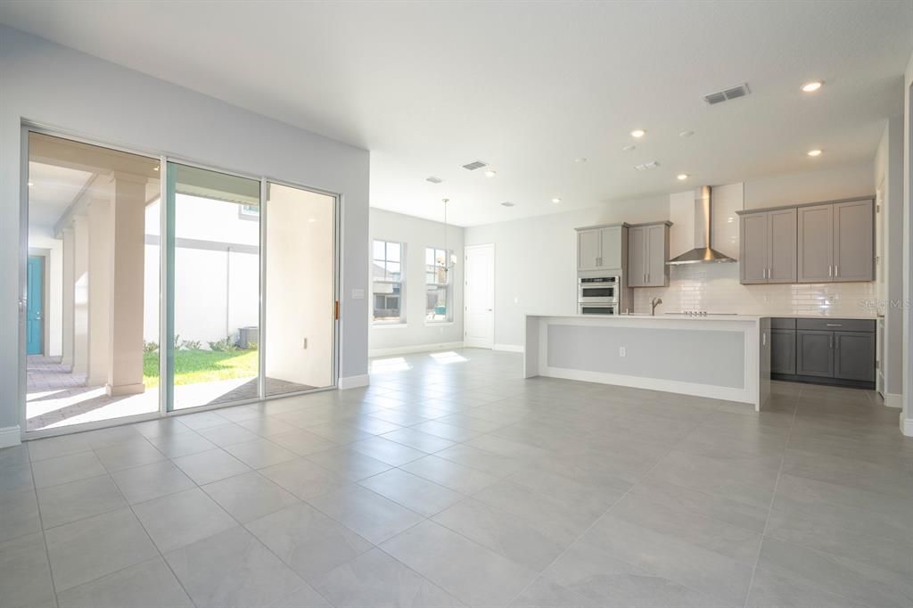 For Rent: $4,650 (5 beds, 4 baths, 3365 Square Feet)