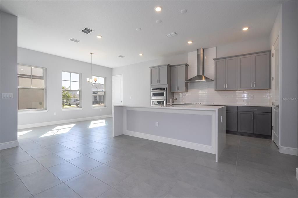 For Rent: $4,650 (5 beds, 4 baths, 3365 Square Feet)