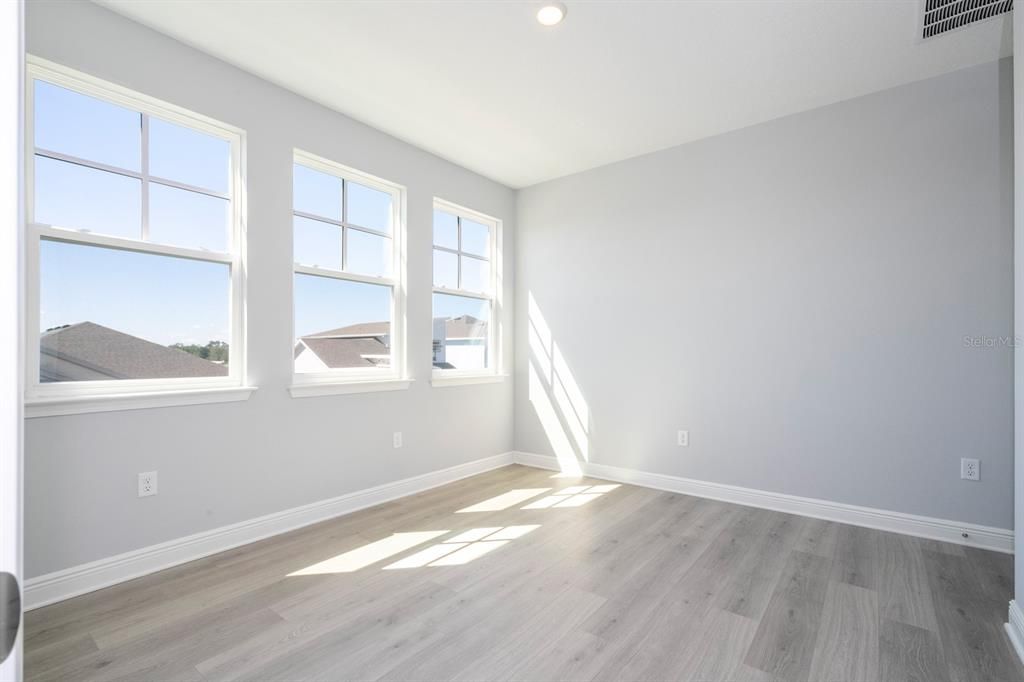 For Rent: $4,650 (5 beds, 4 baths, 3365 Square Feet)