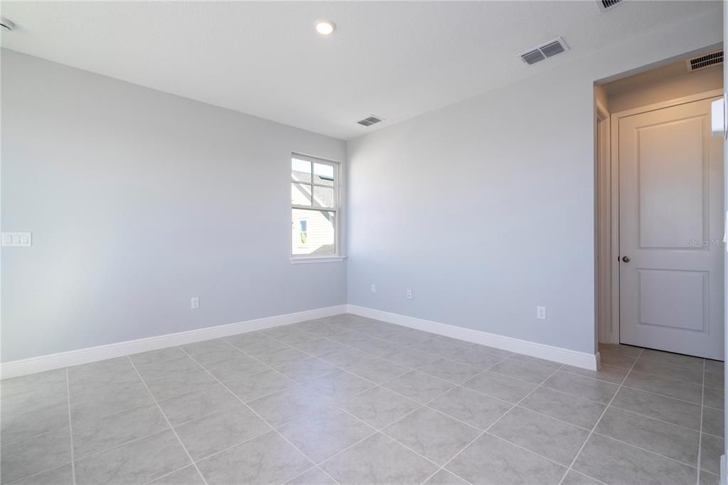 For Rent: $4,650 (5 beds, 4 baths, 3365 Square Feet)
