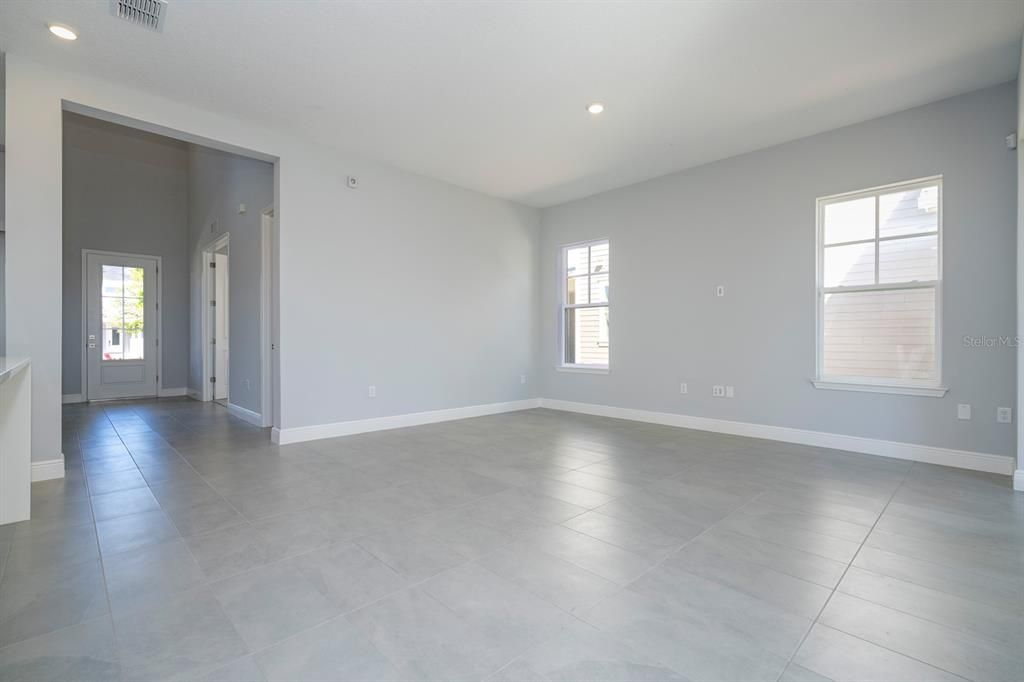 For Rent: $4,650 (5 beds, 4 baths, 3365 Square Feet)