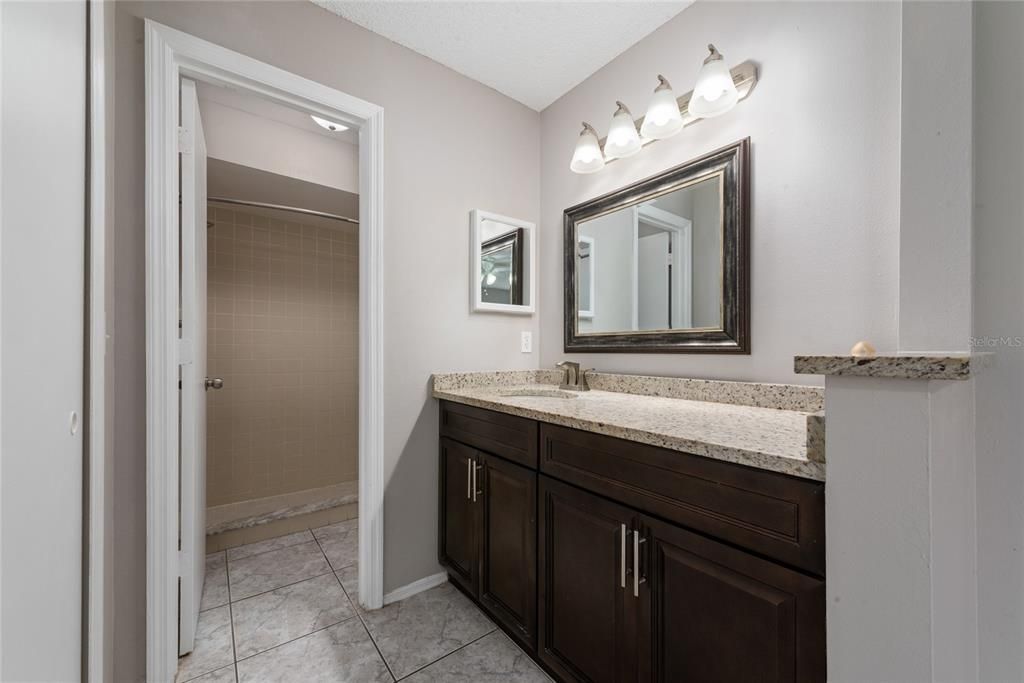 For Rent: $2,100 (2 beds, 2 baths, 1019 Square Feet)