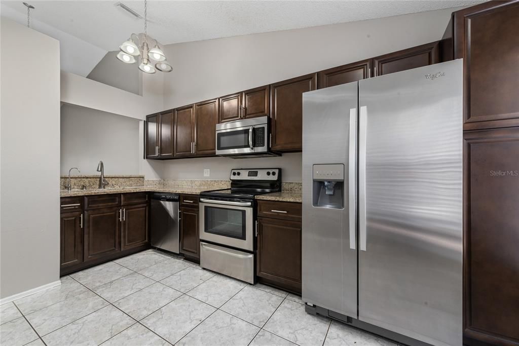 For Rent: $2,100 (2 beds, 2 baths, 1019 Square Feet)