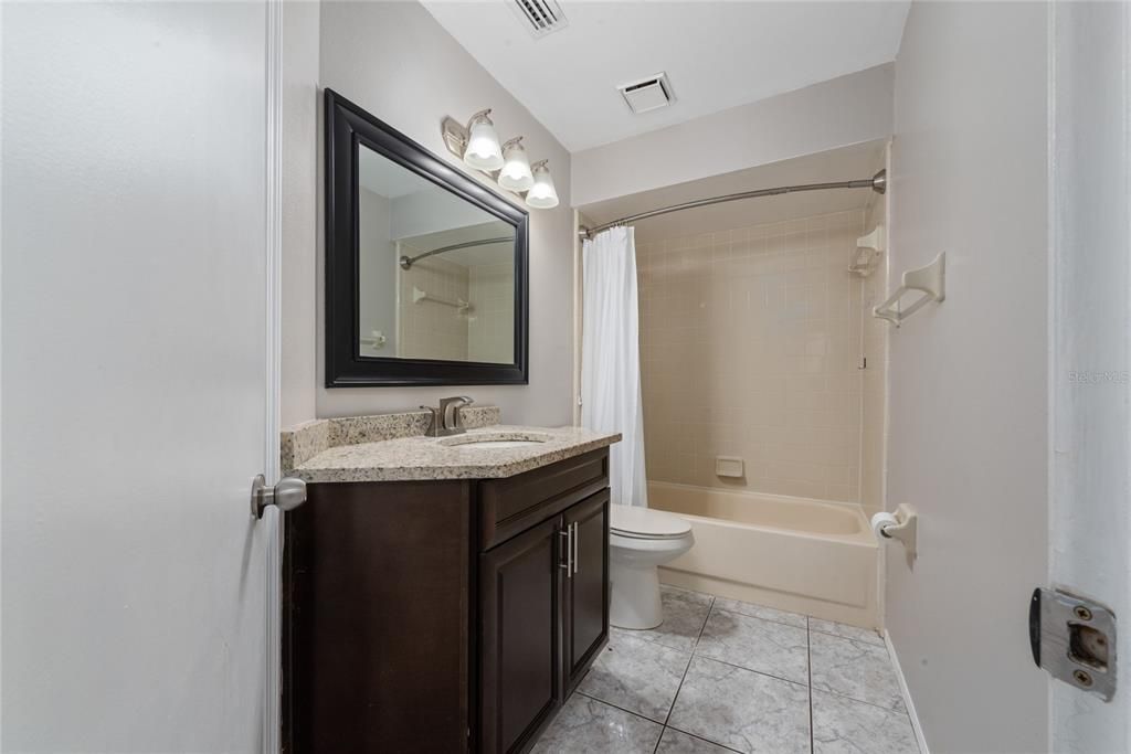 For Rent: $2,100 (2 beds, 2 baths, 1019 Square Feet)