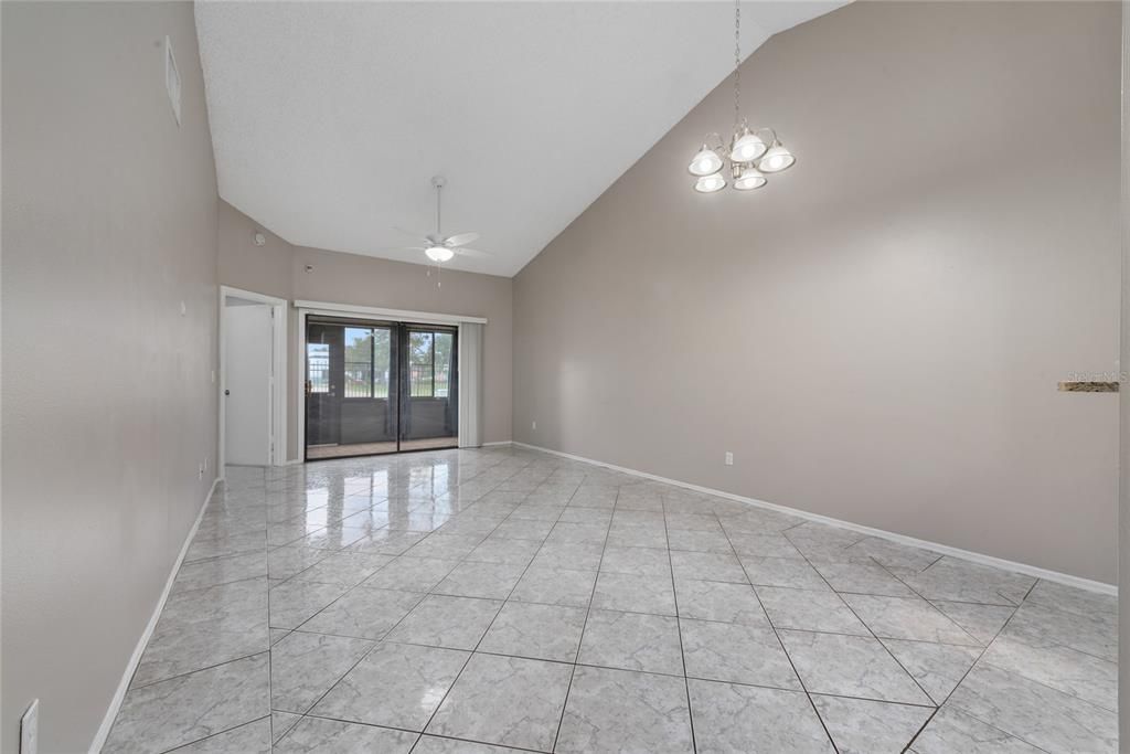 For Rent: $2,100 (2 beds, 2 baths, 1019 Square Feet)