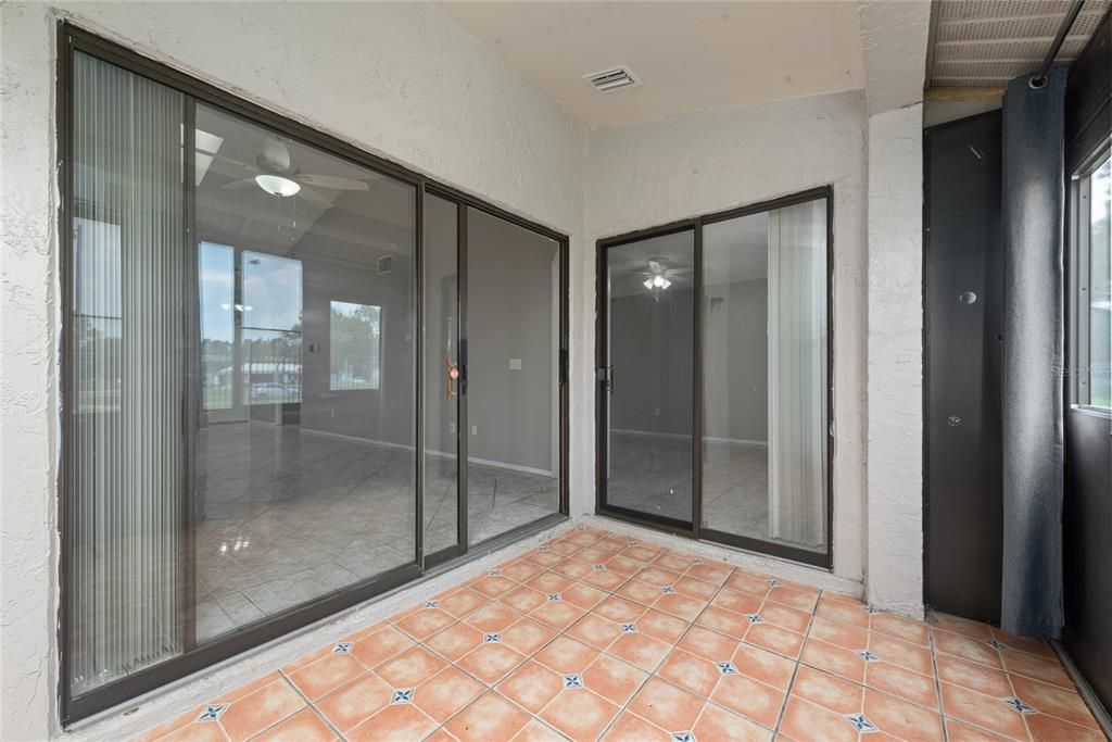 For Rent: $2,100 (2 beds, 2 baths, 1019 Square Feet)
