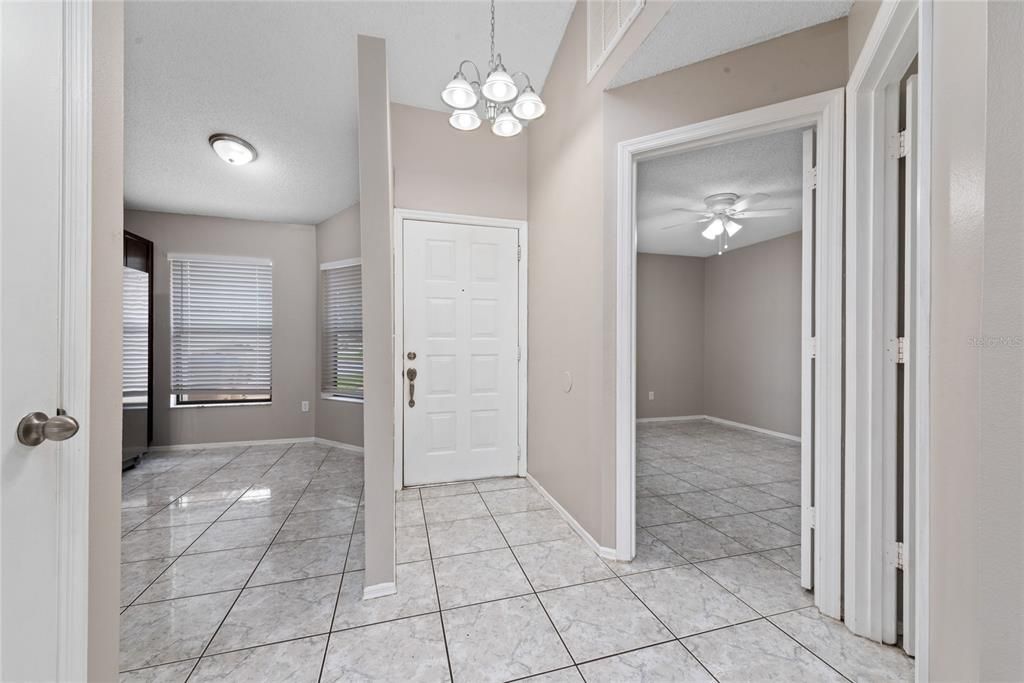 For Rent: $2,100 (2 beds, 2 baths, 1019 Square Feet)