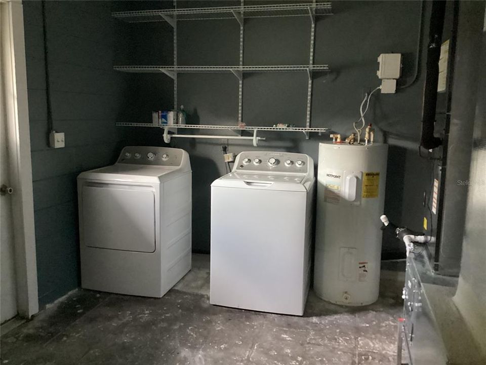 Activo con contrato: $1,900 (3 camas, 2 baños, 1292 Pies cuadrados)
