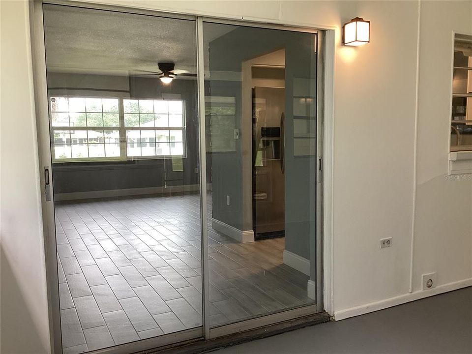 Activo con contrato: $1,900 (3 camas, 2 baños, 1292 Pies cuadrados)