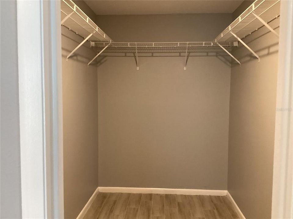 Activo con contrato: $1,900 (3 camas, 2 baños, 1292 Pies cuadrados)