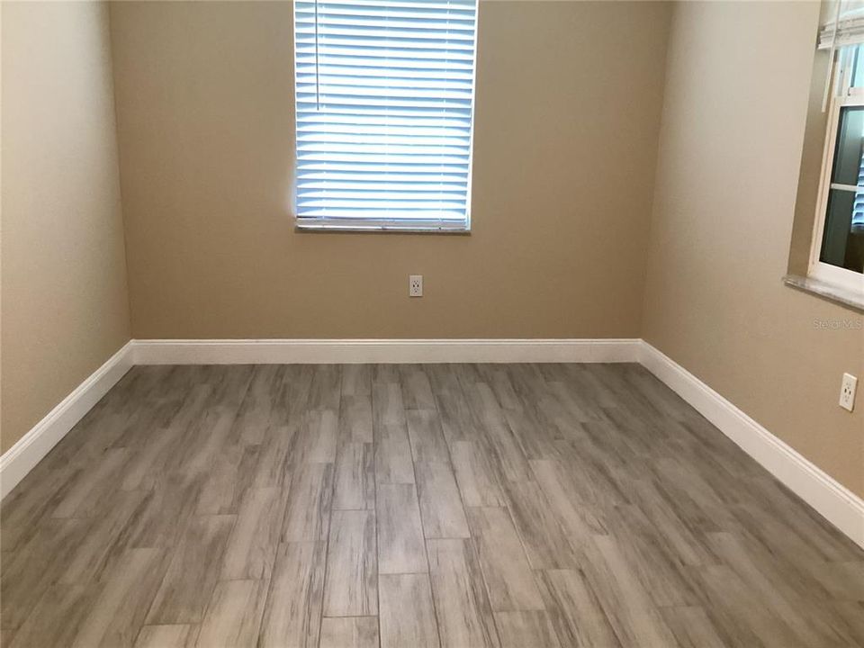 Activo con contrato: $1,900 (3 camas, 2 baños, 1292 Pies cuadrados)
