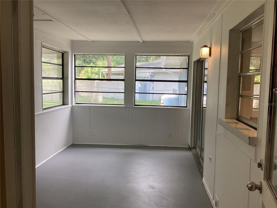 Activo con contrato: $1,900 (3 camas, 2 baños, 1292 Pies cuadrados)
