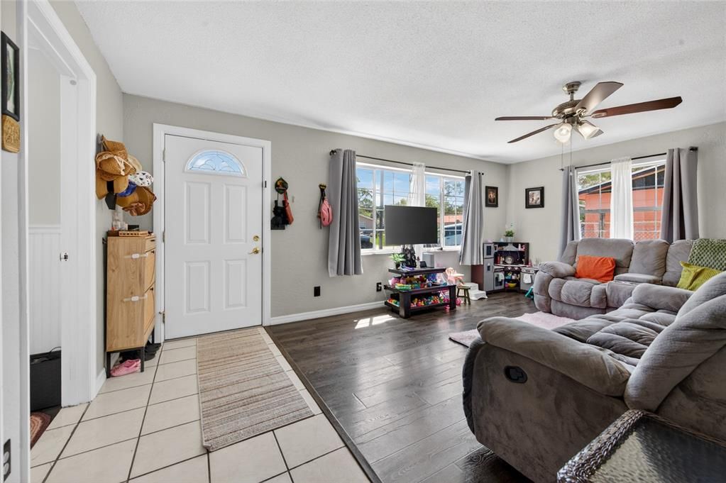 For Sale: $299,000 (4 beds, 2 baths, 1331 Square Feet)