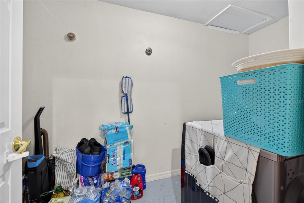 For Sale: $299,000 (4 beds, 2 baths, 1331 Square Feet)