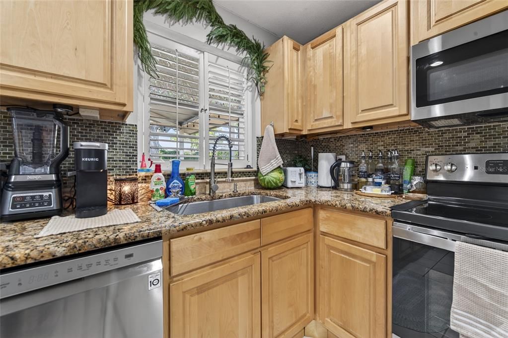 For Sale: $299,000 (4 beds, 2 baths, 1331 Square Feet)