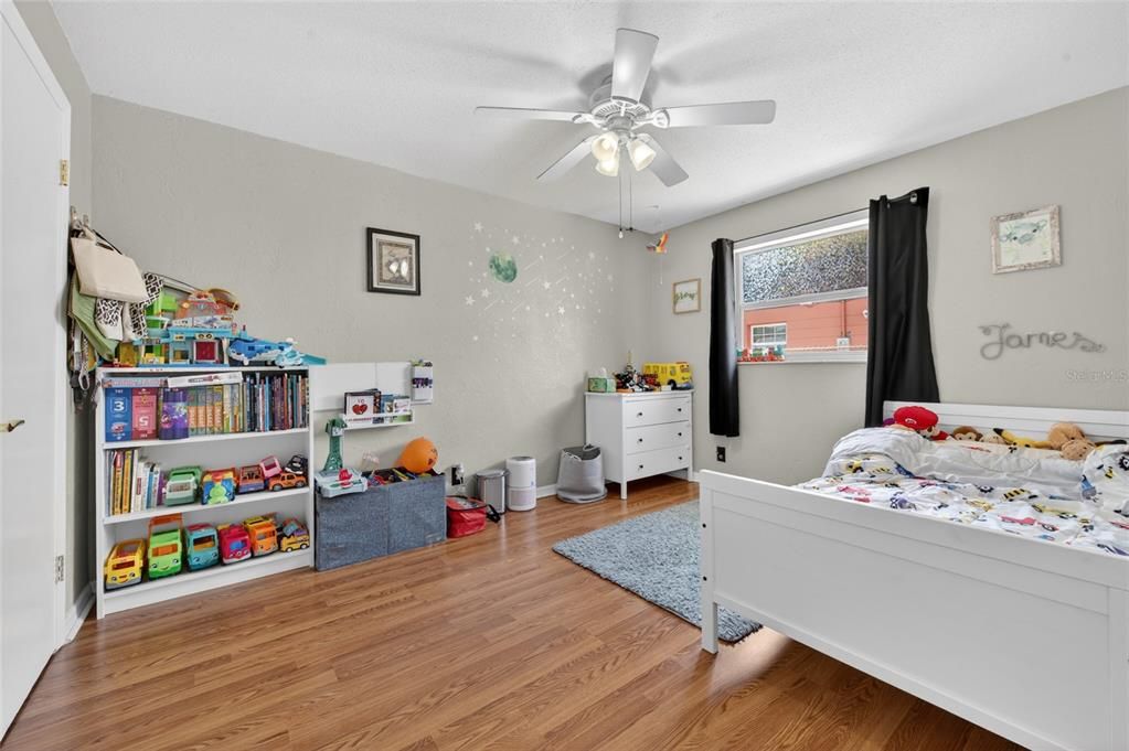 For Sale: $299,000 (4 beds, 2 baths, 1331 Square Feet)
