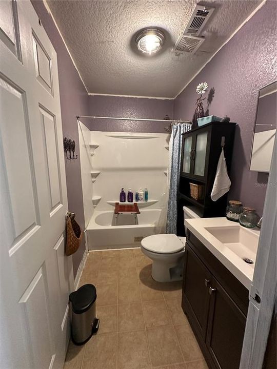 For Sale: $195,000 (2 beds, 3 baths, 912 Square Feet)