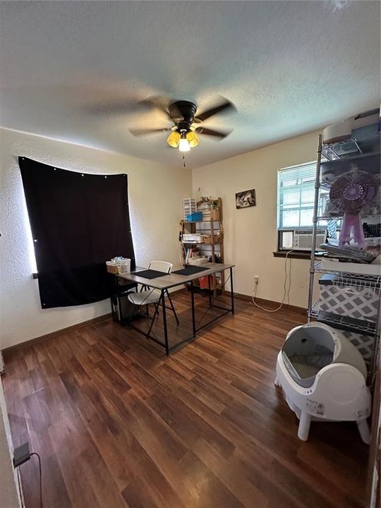 For Sale: $195,000 (2 beds, 3 baths, 912 Square Feet)
