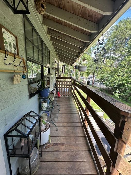 For Sale: $195,000 (2 beds, 3 baths, 912 Square Feet)