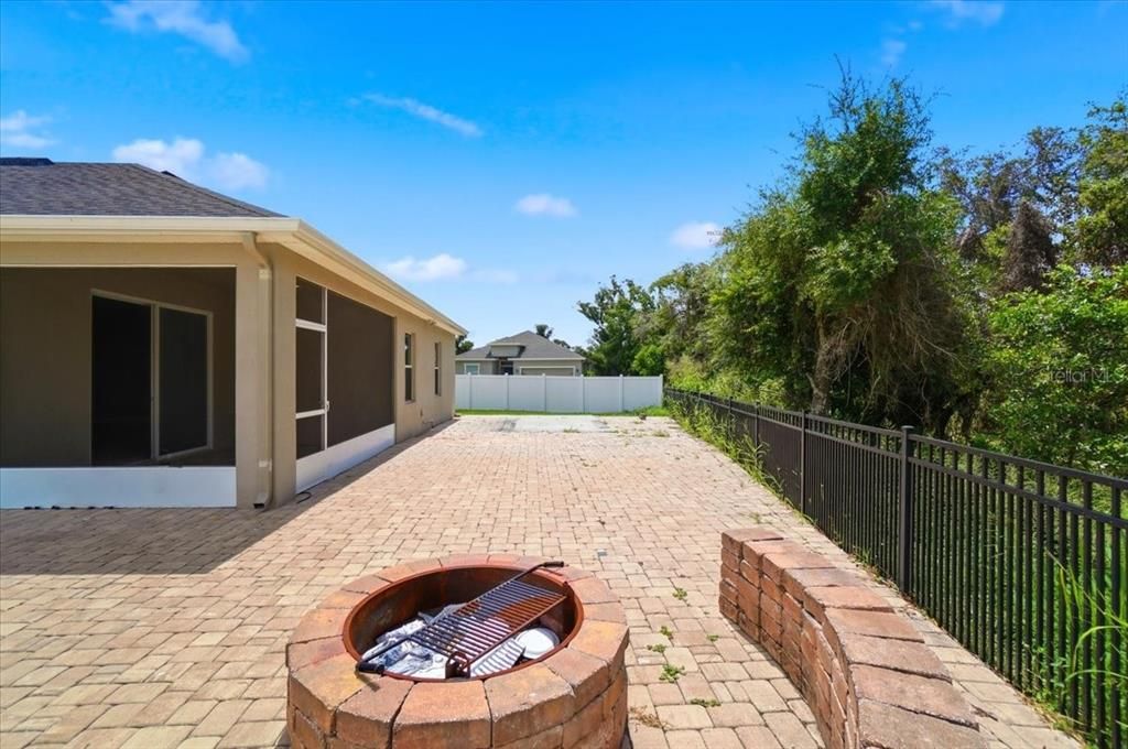 En Venta: $300,000 (4 camas, 2 baños, 2041 Pies cuadrados)