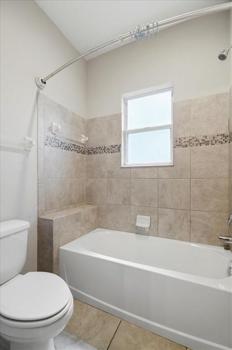 En Venta: $300,000 (4 camas, 2 baños, 2041 Pies cuadrados)