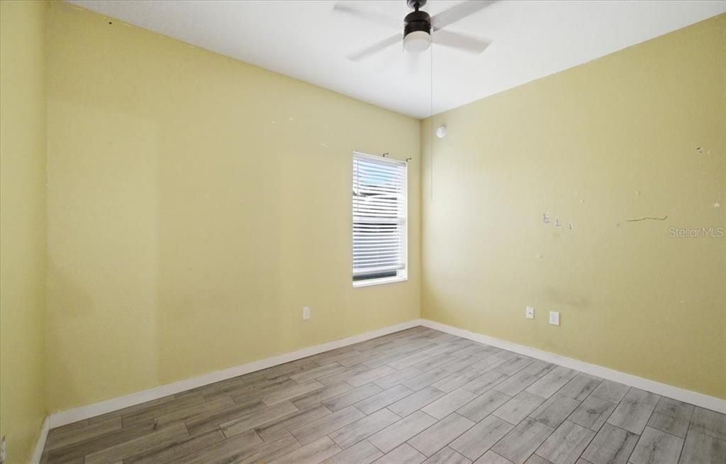 En Venta: $300,000 (4 camas, 2 baños, 2041 Pies cuadrados)