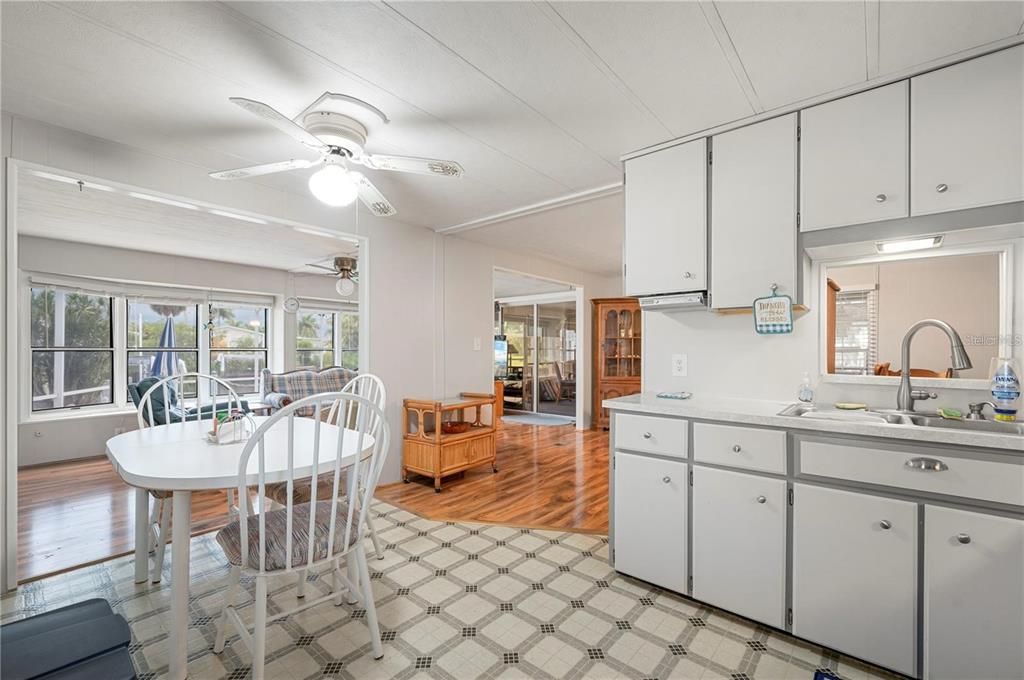 В аренду: $2,600 (2 спален, 2 ванн, 1058 Квадратных фут)