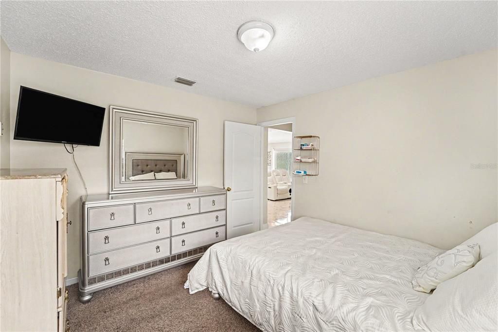 For Sale: $340,000 (3 beds, 2 baths, 1410 Square Feet)