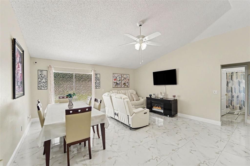For Sale: $340,000 (3 beds, 2 baths, 1410 Square Feet)