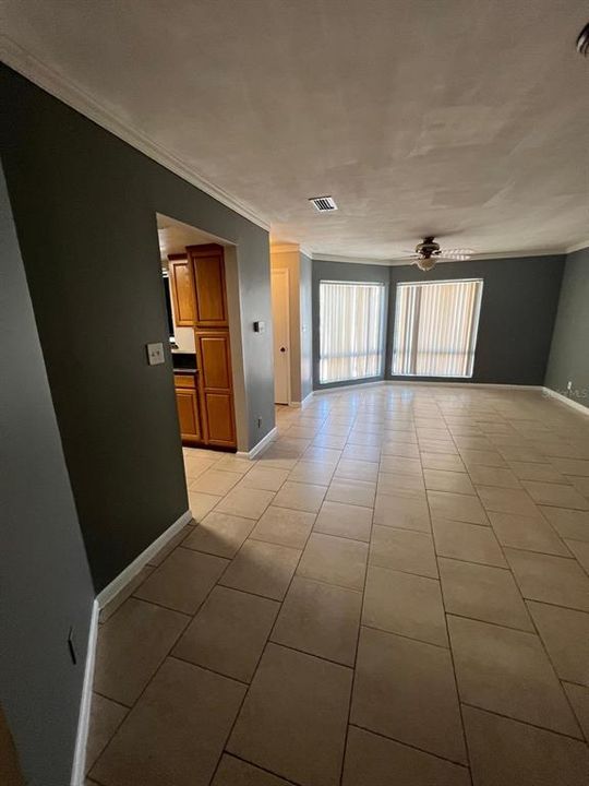 For Rent: $1,600 (2 beds, 2 baths, 976 Square Feet)