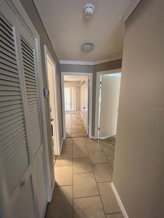 For Rent: $1,600 (2 beds, 2 baths, 976 Square Feet)