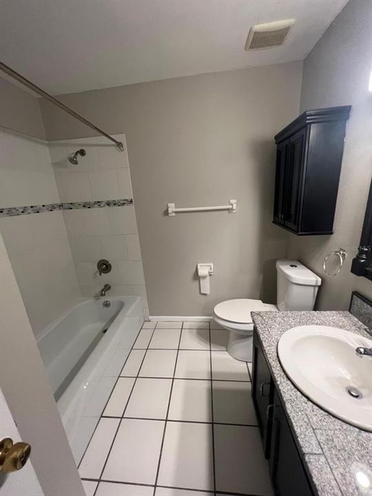 For Rent: $1,600 (2 beds, 2 baths, 976 Square Feet)