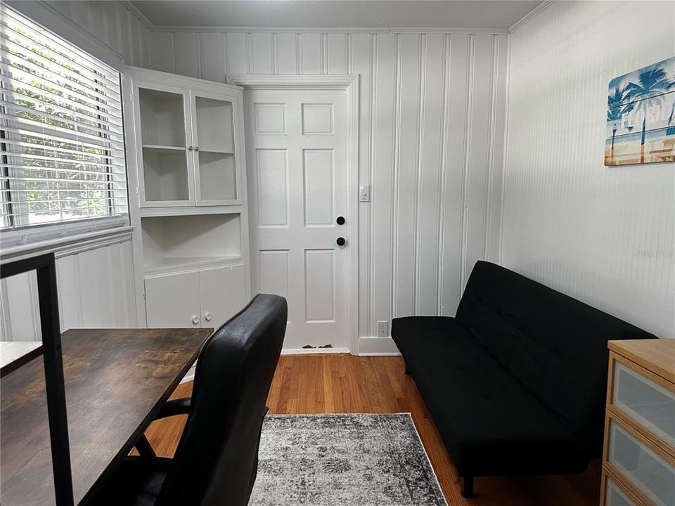For Rent: $1,750 (1 beds, 1 baths, 750 Square Feet)