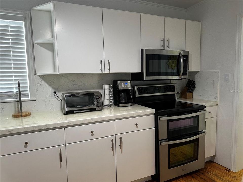 For Rent: $1,750 (1 beds, 1 baths, 750 Square Feet)