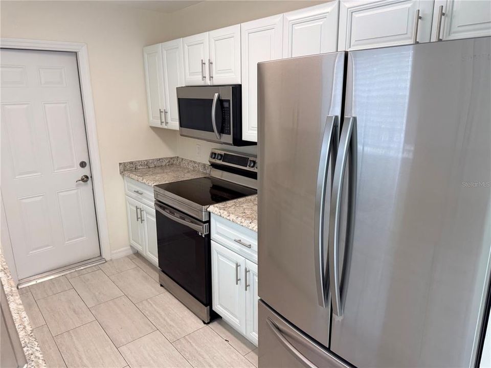 В аренду: $1,695 (2 спален, 1 ванн, 972 Квадратных фут)