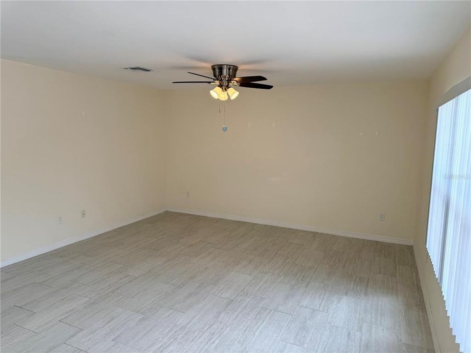 В аренду: $1,695 (2 спален, 1 ванн, 972 Квадратных фут)