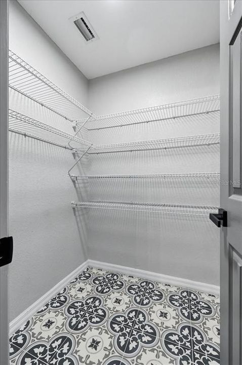 На продажу: $629,900 (4 спален, 2 ванн, 2048 Квадратных фут)