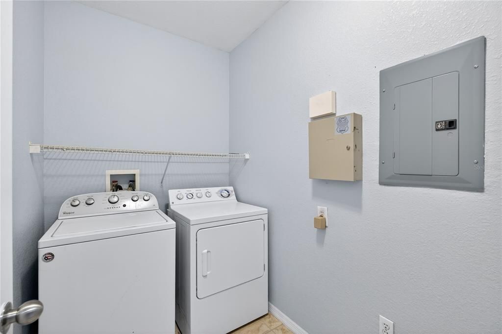 For Rent: $1,600 (2 beds, 1 baths, 1130 Square Feet)