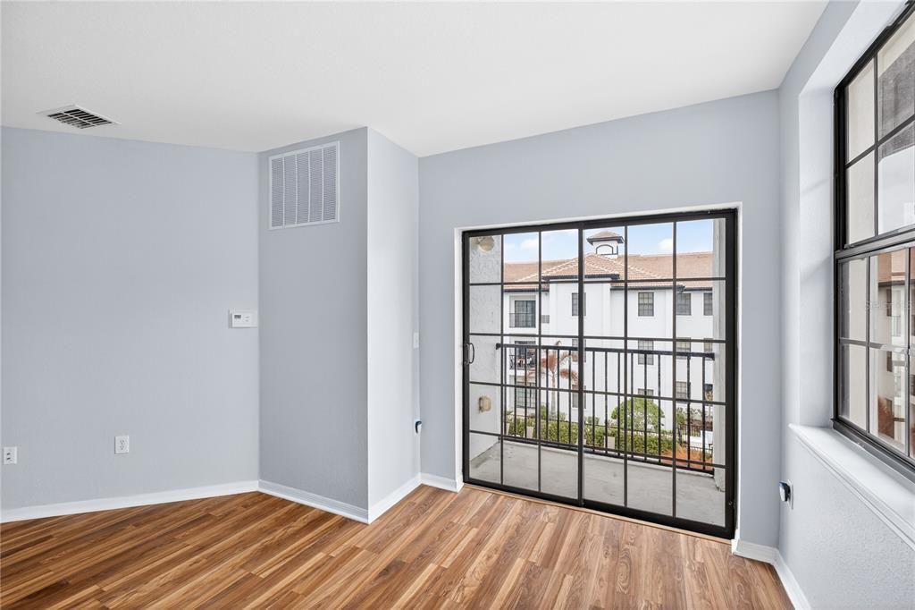 For Rent: $1,600 (2 beds, 1 baths, 1130 Square Feet)
