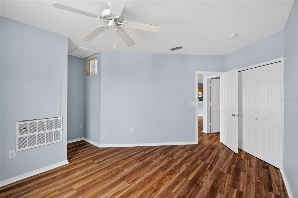For Rent: $1,600 (2 beds, 1 baths, 1130 Square Feet)