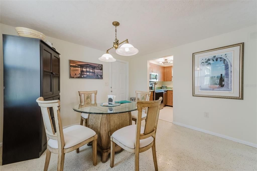 En Venta: $297,000 (2 camas, 1 baños, 1197 Pies cuadrados)