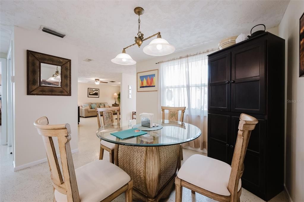 En Venta: $297,000 (2 camas, 1 baños, 1197 Pies cuadrados)