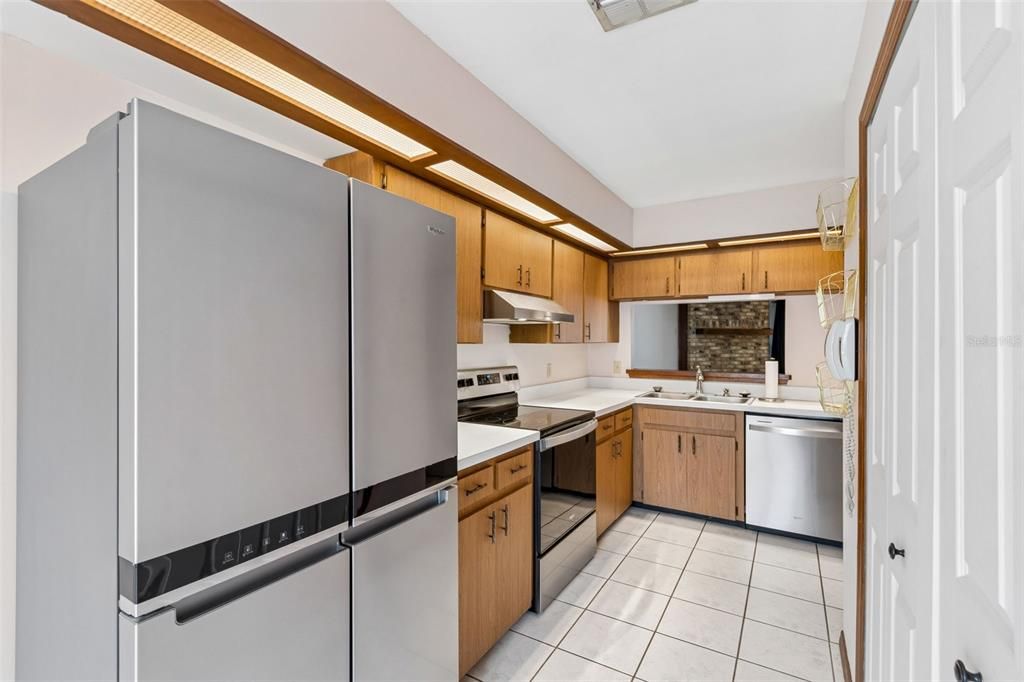 For Sale: $255,000 (3 beds, 2 baths, 1311 Square Feet)