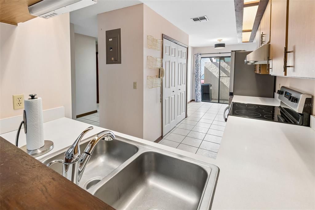 For Sale: $255,000 (3 beds, 2 baths, 1311 Square Feet)