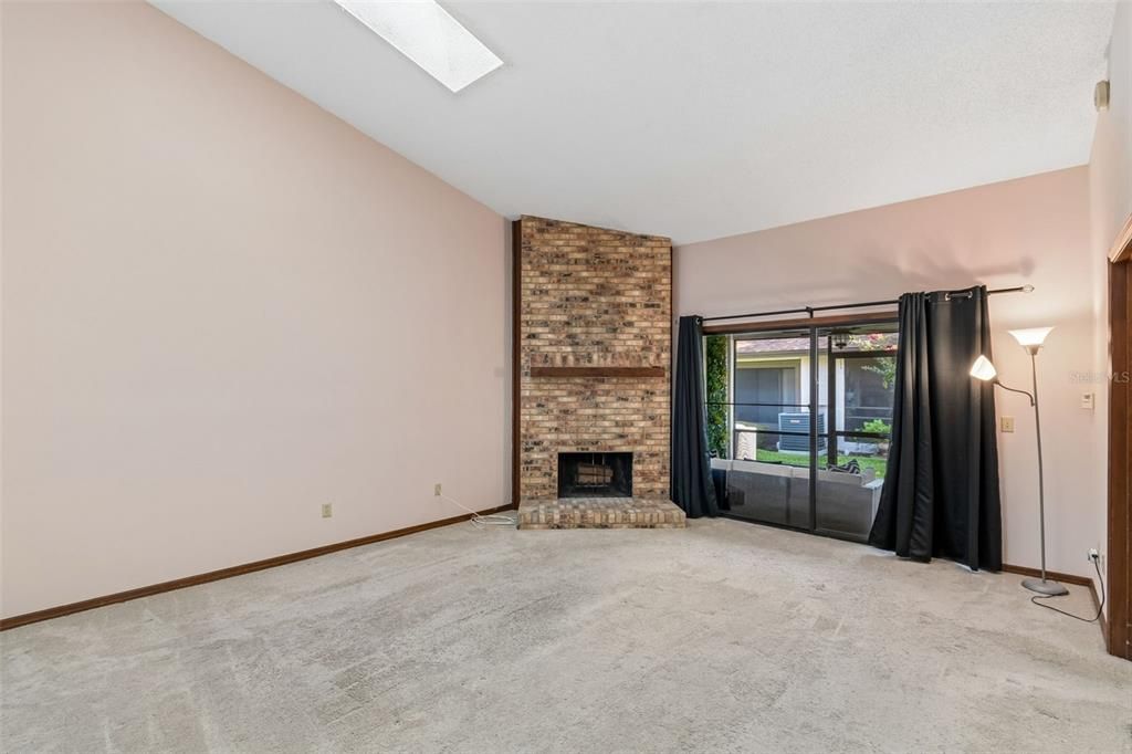 For Sale: $255,000 (3 beds, 2 baths, 1311 Square Feet)