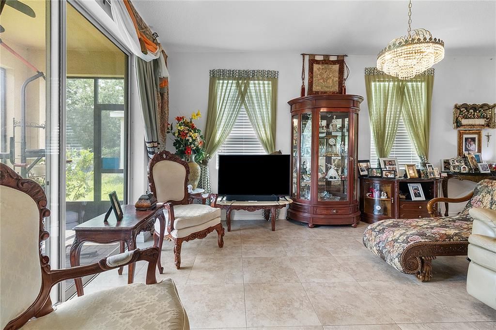 En Venta: $380,000 (3 camas, 2 baños, 1355 Pies cuadrados)